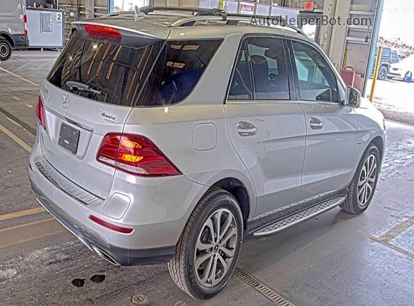 4JGDA6DB2JB040658 2018 MERCEDES-BENZ GLE-CLASS Серебряный Вид спереди
