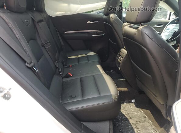 1GYAZAR48NF105566 2022 CADILLAC XT4 White Widok komory silnika