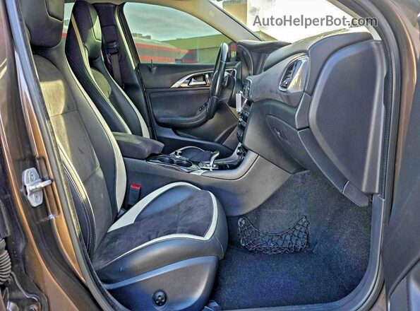 SJKCH5CP0HA019632 2017 INFINITI QX30 Зеленый 