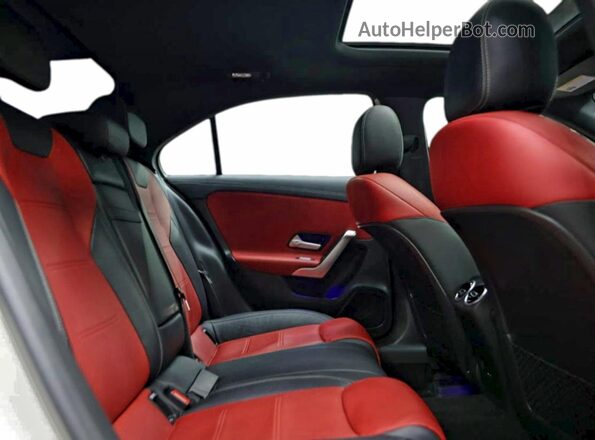 W1K3G5BB6MJ256119 2021 MERCEDES-BENZ A White Вид салону спереду