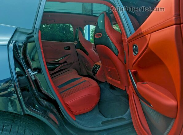 SD7VUJBWXPTV06039 2023 ASTON MARTIN DBX Black Front interior view