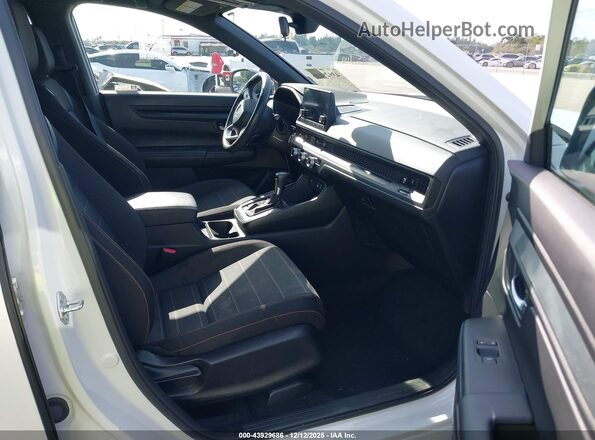 7FARS6H56PE032388 2023 HONDA CR-V White Front interior view