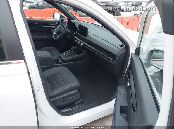7FARS6H90PE014410 2023 HONDA CR-V White Front interior view