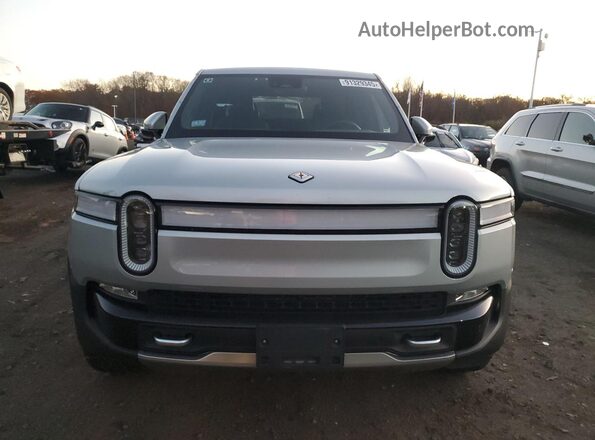 7FCTGAAA2NN014248 2022 RIVIAN R1T Silver Widok z przodu