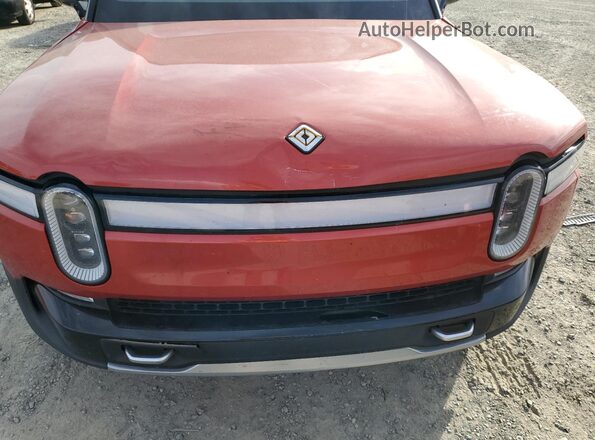 7FCTGAAA3NN006644 2022 RIVIAN R1T Maroon Vista interior trasera