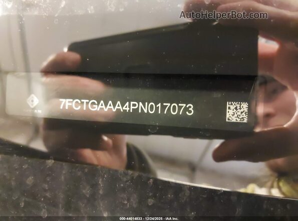 7FCTGAAA4PN017073 2023 RIVIAN R1T Black ძრავის განყოფილების ხედი