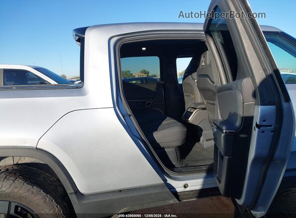 7FCTGAAA6NN010736 2022 RIVIAN R1T Silver VIN კოდის სტიკერის ხედი