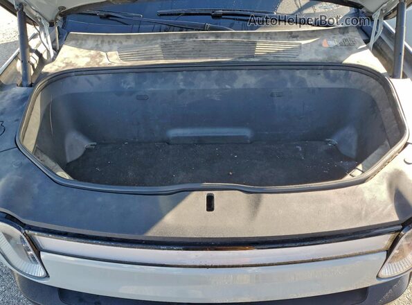 7FCTGAAA9NN010262 2022 RIVIAN R1T Gray Вид задньої частини салону