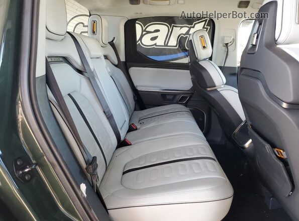 7FCTGAAA9PN020907 2023 RIVIAN R1T Green უკანა სავარძლების ხედი