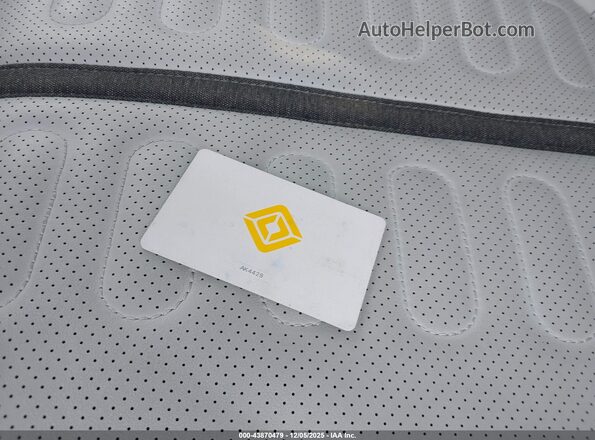 7FCTGAAA9PN021331 2023 RIVIAN R1T White წინა პანელის ხედი