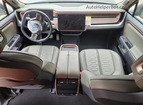 7FCTGAAA9PN023841 2023 RIVIAN R1T Green წინა პანელის ხედი