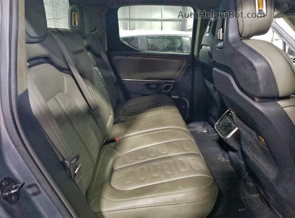 7FCTGAAL0PN023020 2023 RIVIAN R1T Gray უკანა სავარძლების ხედი