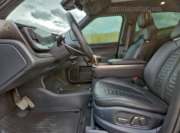 7FCTGAAL7NN001755 2022 RIVIAN R1T Gray წინა სალონის ხედი