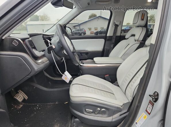 7FCTGAAL9NN015396 2022 RIVIAN R1T Blue წინა სალონის ხედი
