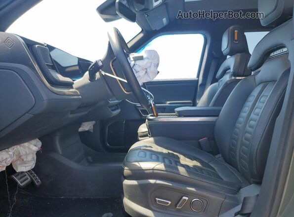 7FCTGAAL9RN031734 2024 RIVIAN R1T Green Widok wnętrza z przodu
