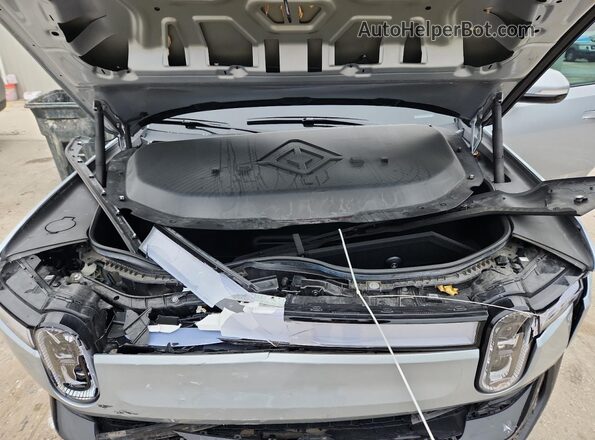 7FCTGAALXNN004200 2022 RIVIAN R1T Silver Vista interior trasera