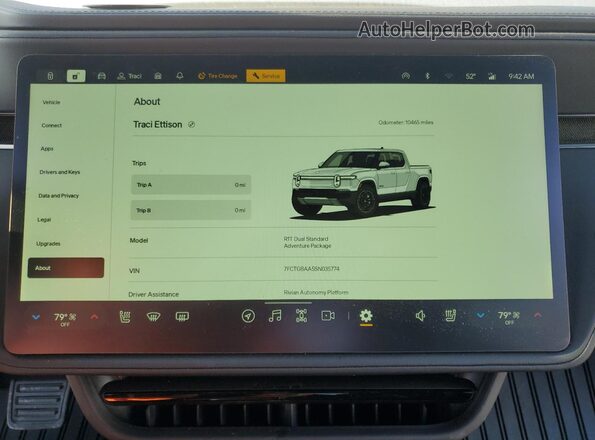 7FCTGBAA5SN035774 2025 RIVIAN R1T Silver Вид щитка приладів