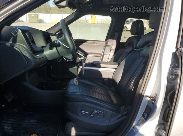 7FCTGBAA5SN035774 2025 RIVIAN R1T Silver Вид салону спереду