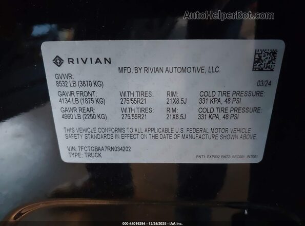 7FCTGBAA7RN034202 2024 RIVIAN R1T Black Widok komory silnika