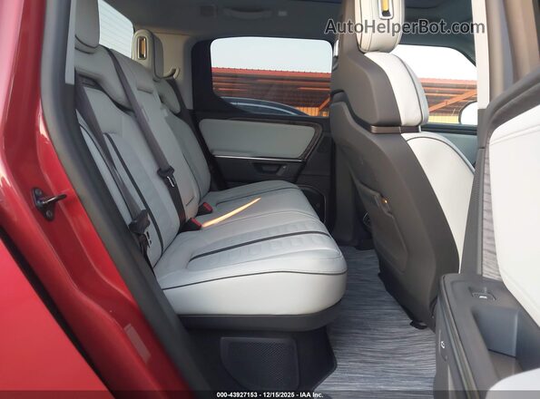 7FCTGCAA1TN043362 2026 RIVIAN R1T Red Vista de la etiqueta del VIN