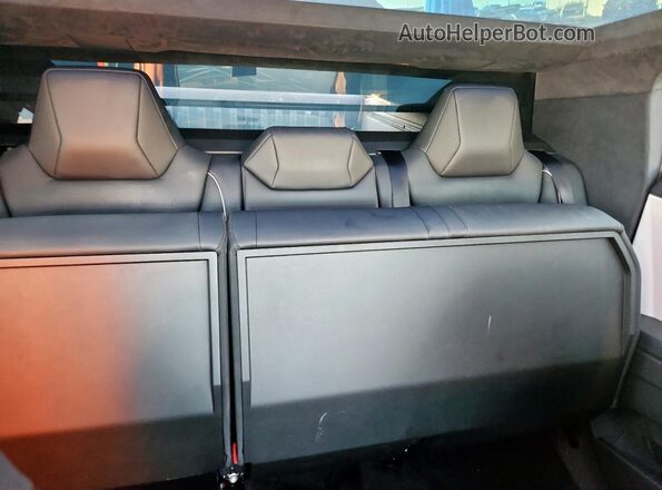 7G2CEHED2RA007856 2024 TESLA CYBERTRUCK Черный Вид задних сидений