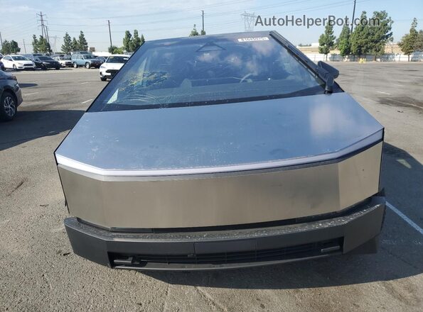 7G2CEHED3SA075878 2025 TESLA CYBERTRUCK Silver Вид спереду