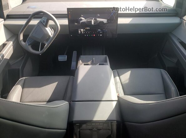 7G2CEHED3SA075878 2025 TESLA CYBERTRUCK Silver Вид панелі приладів