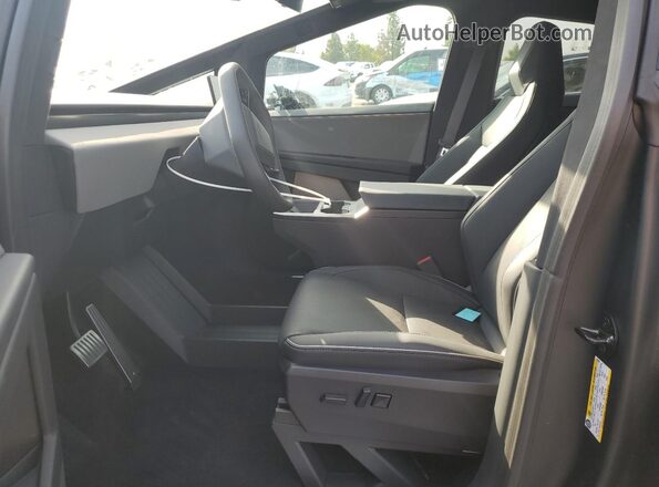 7G2CEHED3SA075878 2025 TESLA CYBERTRUCK Silver Вид салону спереду