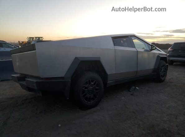 7G2CEHED5RA040513 2024 TESLA CYBERTRUCK Silver 