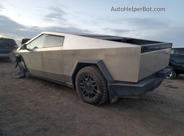 7G2CEHED5RA040513 2024 TESLA CYBERTRUCK Silver 