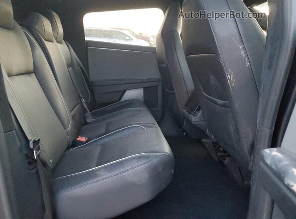 7G2CEHED5RA040513 2024 TESLA CYBERTRUCK Silver 