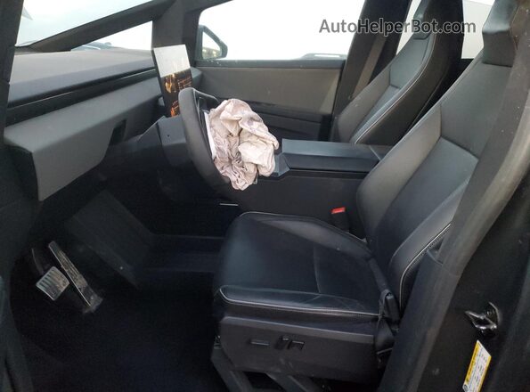 7G2CEHED5RA040513 2024 TESLA CYBERTRUCK Silver 