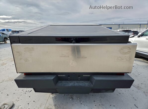 7G2CEHED8RA041848 2024 TESLA CYBERTRUCK Silver Հետևի տեսք