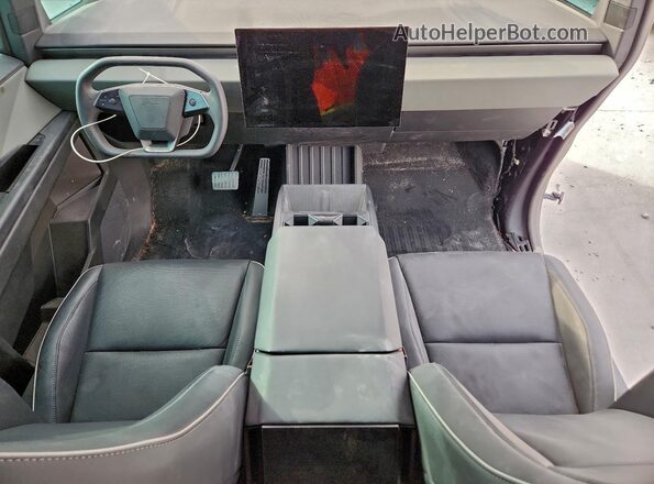 7G2CEHED8RA041848 2024 TESLA CYBERTRUCK Silver Առջևի վահանակի տեսք