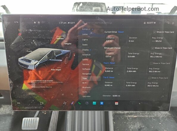 7G2CEHED8RA041848 2024 TESLA CYBERTRUCK Silver Սարքավորումների վահանակի տեսք