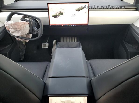7G2CEHEDXRA019561 2024 TESLA CYBERTRUCK Silver 