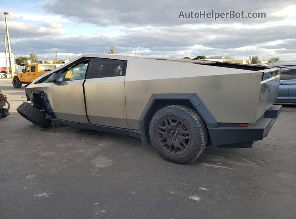 7G2CEHEDXRA019561 2024 TESLA CYBERTRUCK Silver 