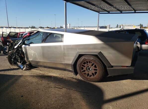 7G2CEHEE4RA036395 2024 TESLA CYBERTRUCK Silver Задня ліва чверть