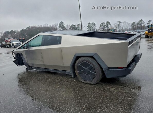 7G2CEHEEXRA020542 2024 TESLA CYBERTRUCK Silver 