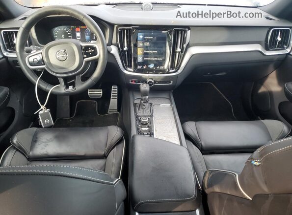 7JRA22TM7KG003059 2019 VOLVO S60 Black Widok deski rozdzielczej