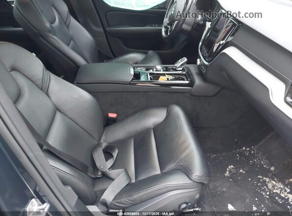 7JRBR0FL8MG126735 2021 VOLVO S60 RECHARGE PLUG-IN HYBRID Blue Widok wnętrza z przodu