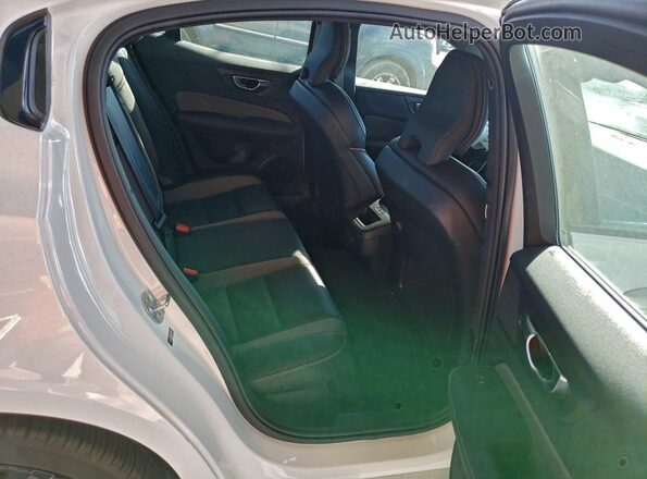 7JRL12FH8RG306775 2024 VOLVO S60 White 