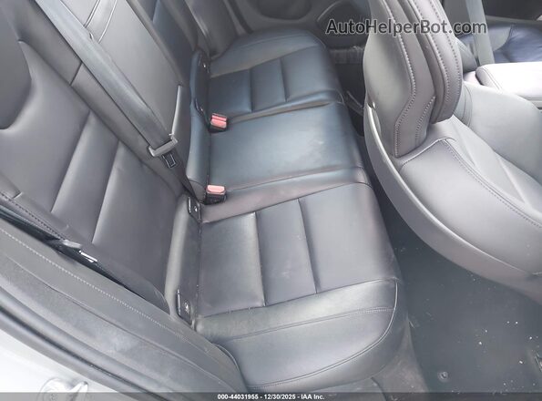 7JRL12FK8RG323930 2024 VOLVO S60 Gray VIN կոդի պիտակի տեսք