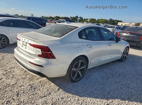 7JRL12FL8RG310457 2024 VOLVO S60 Белый Задняя правая четверть