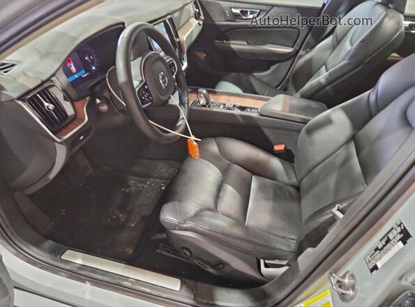 7JRL12GC1SG365644 2025 VOLVO S60 Gray Вид салону спереду