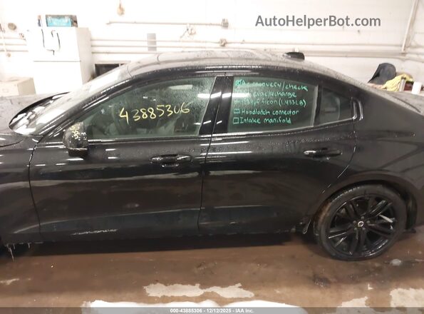 7JRL12TH8RG311124 2024 VOLVO S60 Black 