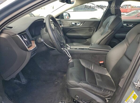 7JRL12TL0NG174680 2022 VOLVO S60 Gray Вид салону спереду