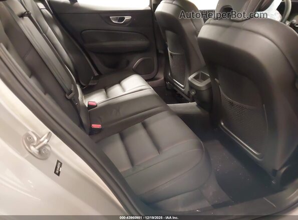 7JRL12TL6RG317749 2024 VOLVO S60 Silver VIN sticker view