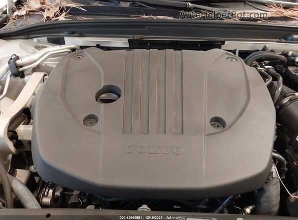 7JRL12TL6RG317749 2024 VOLVO S60 Silver Rear view