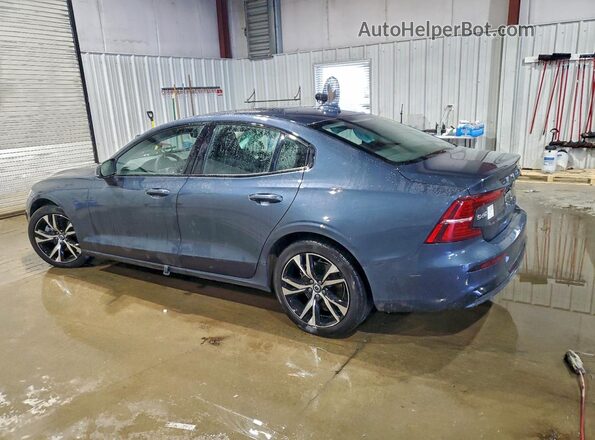 7JRL12TL7RG316545 2024 VOLVO S60 Blue Задня ліва чверть